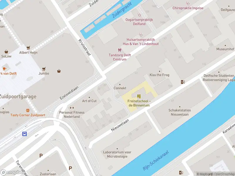 Ambulance met gepaste spoed naar de Ezelsveldlaan in Delft