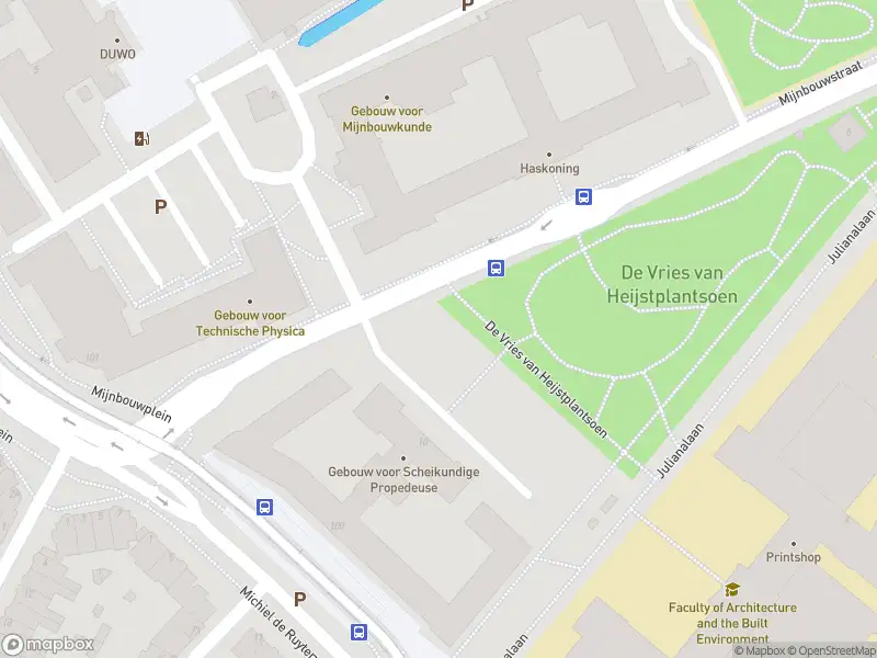 Ambulance met grote spoed naar de Kanaalweg in Delft