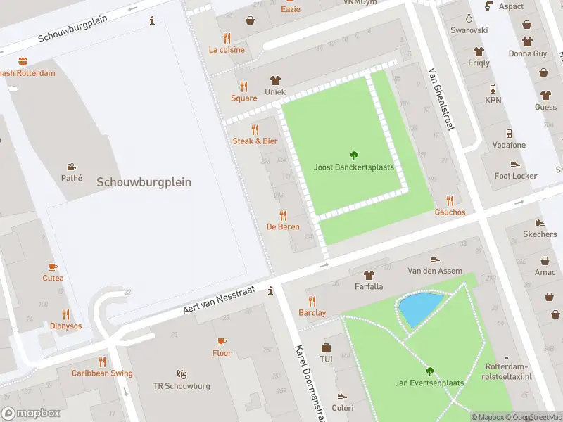 Ambulance met gepaste spoed naar de Karel Doormanstraat in Rotterdam
