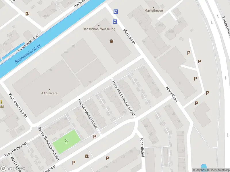 Ambulance met grote spoed naar de Haya van Somerenstraat in Delft