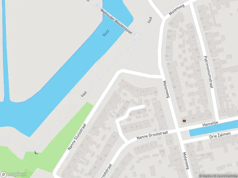 Ambulance met grote spoed naar de Nanne Sluisstraat in Enkhuizen