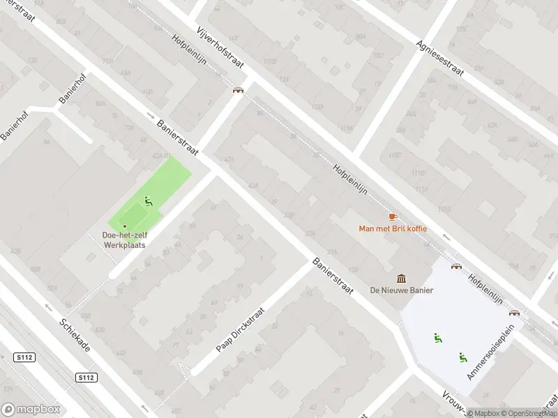 Ambulance met grote spoed naar de Banierstraat in Rotterdam