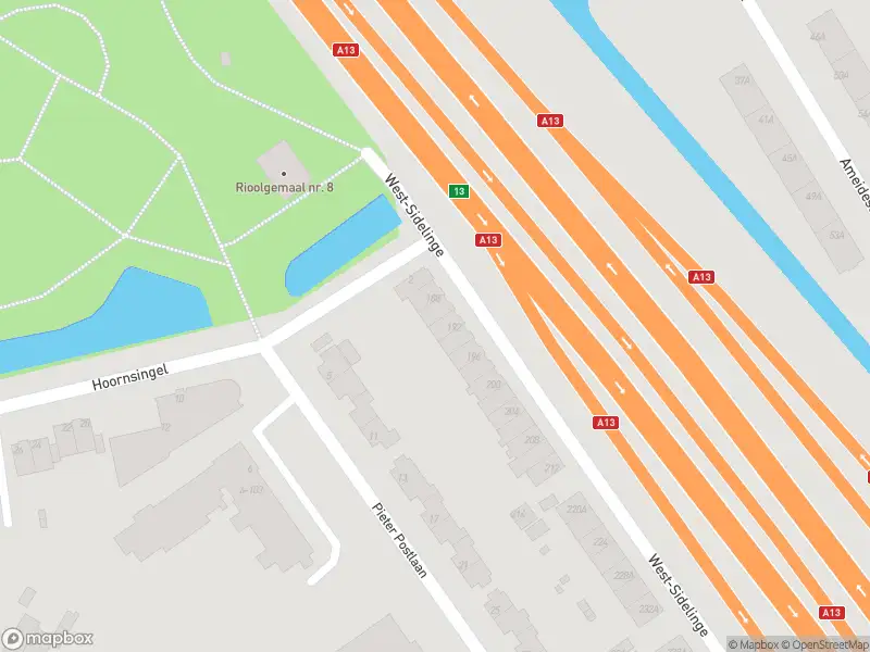 Ambulance met grote spoed naar de West-Sidelinge in Rotterdam
