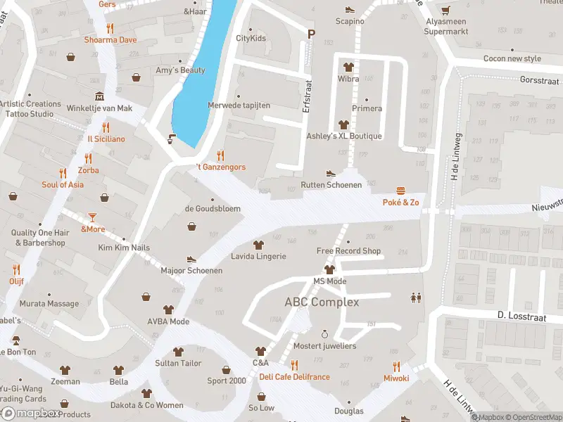 Ambulance met grote spoed naar de Nieuwstraat in Spijkenisse