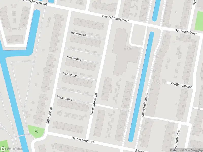 Politie naar de Valkenburgsingel in Rotterdam vanwege stormschade