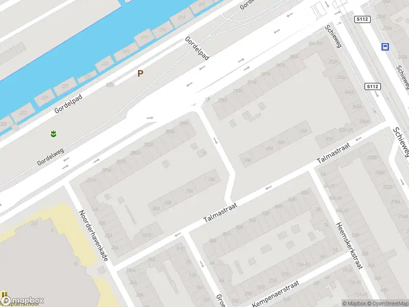 Politie naar de Druckerstraat in Rotterdam vanwege stormschade