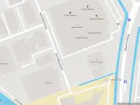 Brandweer met grote spoed naar de Anne Wadmanwei in Leeuwarden vanwege gebouwbrand