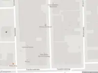 Ambulance met grote spoed naar de Elementenstraat in Amsterdam