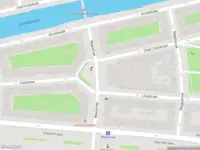 Ambulance met grote spoed naar de IJselstraat in Amsterdam