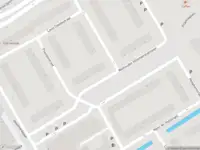 Ambulance met grote spoed naar de Bogaardplein in Rijswijk