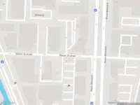 Ambulance met grote spoed naar de Rivium 2e straat in Capelle aan den IJssel