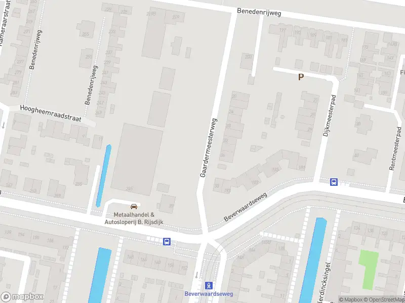 Ambulance met gepaste spoed naar de Gaardermeesterweg in Rotterdam