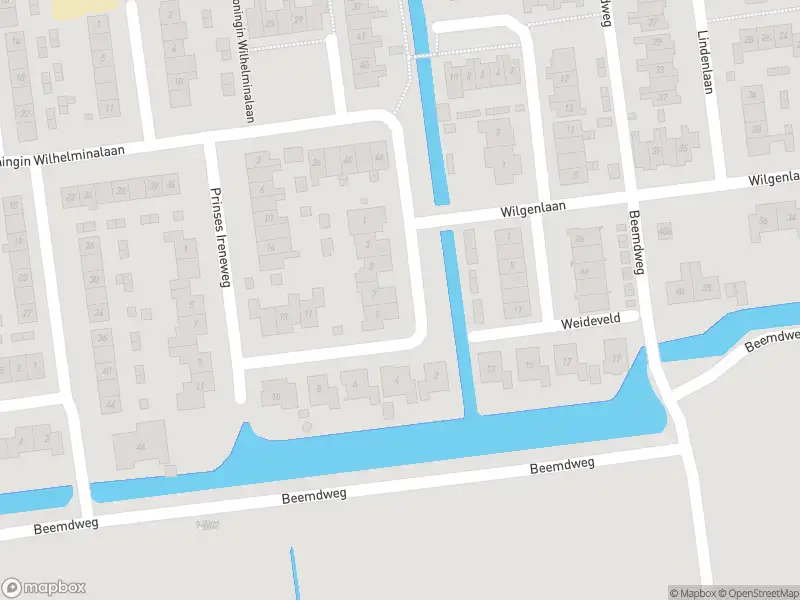 Ambulance met grote spoed naar de Prins Johan Frisostraat in Oud-Alblas