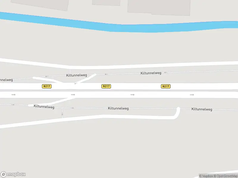 Ambulance met gepaste spoed naar de Kiltunnelweg in Dordrecht