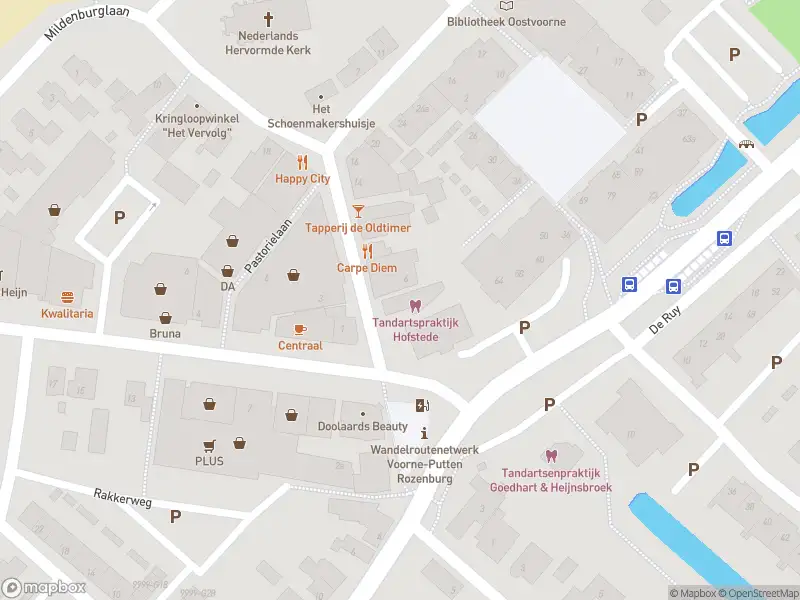 Ambulance met grote spoed naar de Burgemeester Letteweg in Oostvoorne