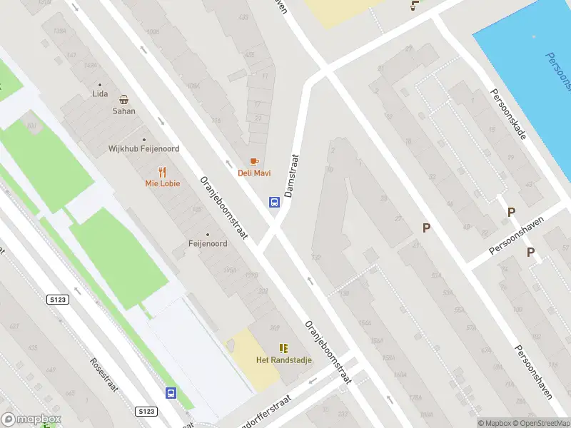 112 melding Ambulance met grote spoed naar de Oranjeboomstraat in Rotterdam