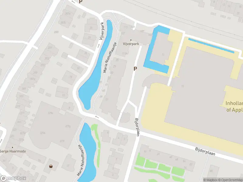 Ambulance met gepaste spoed naar de Vijverpark in Overveen