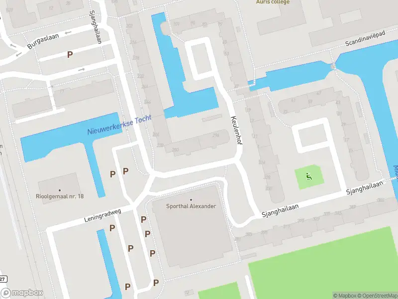 Ambulance met grote spoed naar de Sjanghailaan in Rotterdam