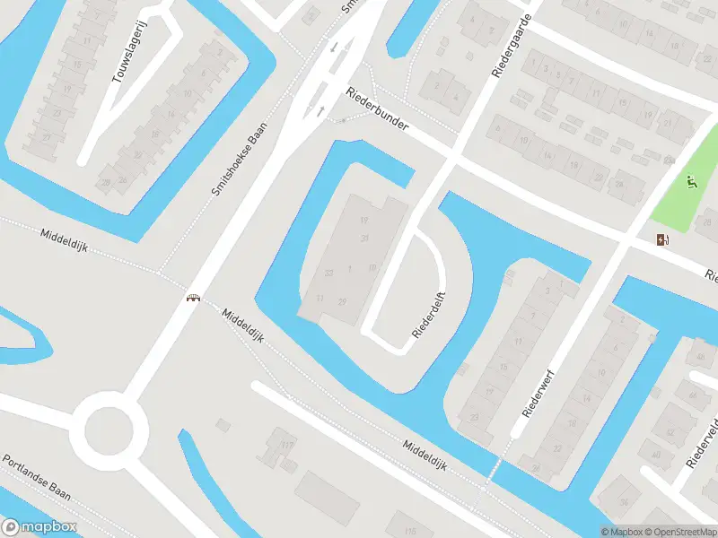 Ambulance met gepaste spoed naar de Riederdelft in Barendrecht