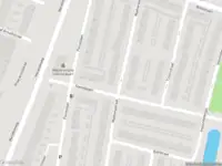 Ambulance met grote spoed naar de Madoerastraat in Vlaardingen