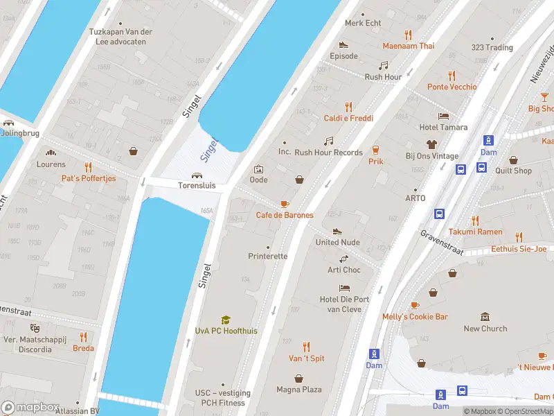 Ambulance met gepaste spoed naar de Torensteeg in Amsterdam