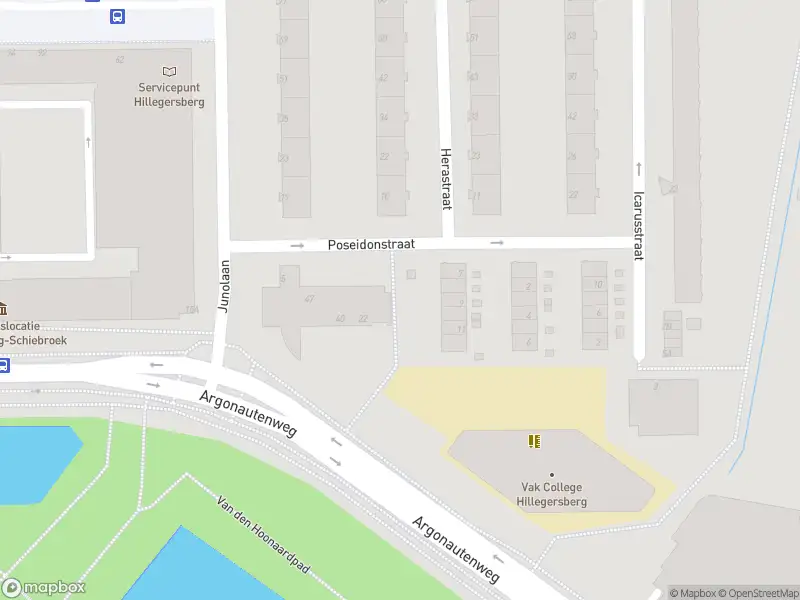 Ambulance met gepaste spoed naar de Poseidonstraat in Rotterdam