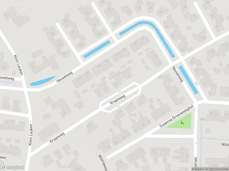 Ambulance met grote spoed naar de Heuvelweg in Weert