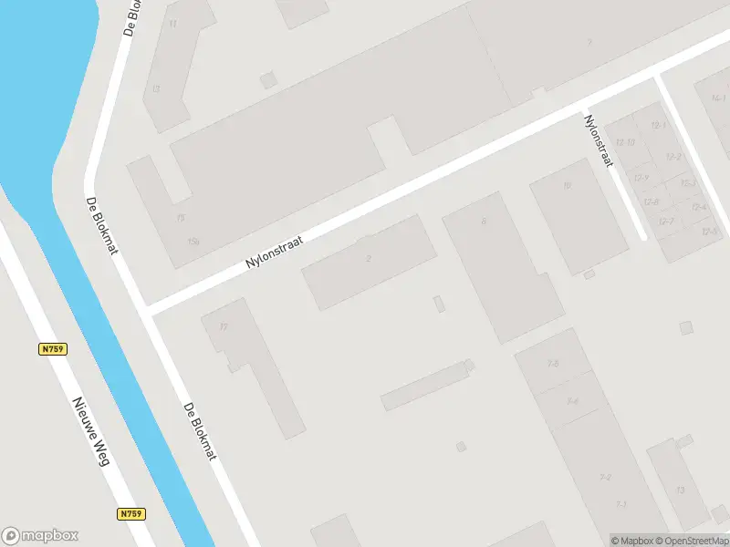 Brandweer met gepaste spoed naar de De Blokmat in Genemuiden vanwege afgaan automatisch brandalarm
