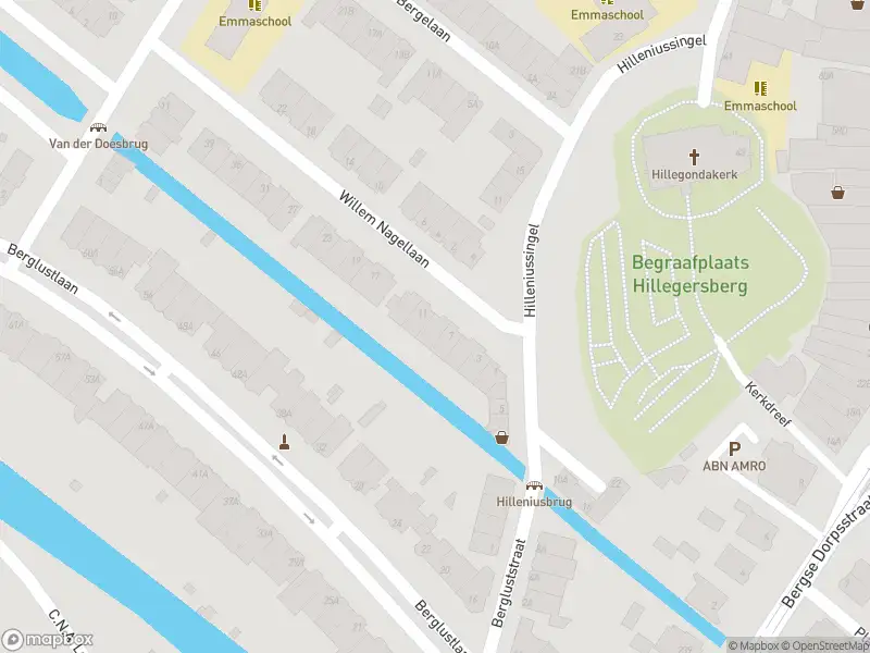 Ambulance met grote spoed naar de Willem Nagellaan in Rotterdam