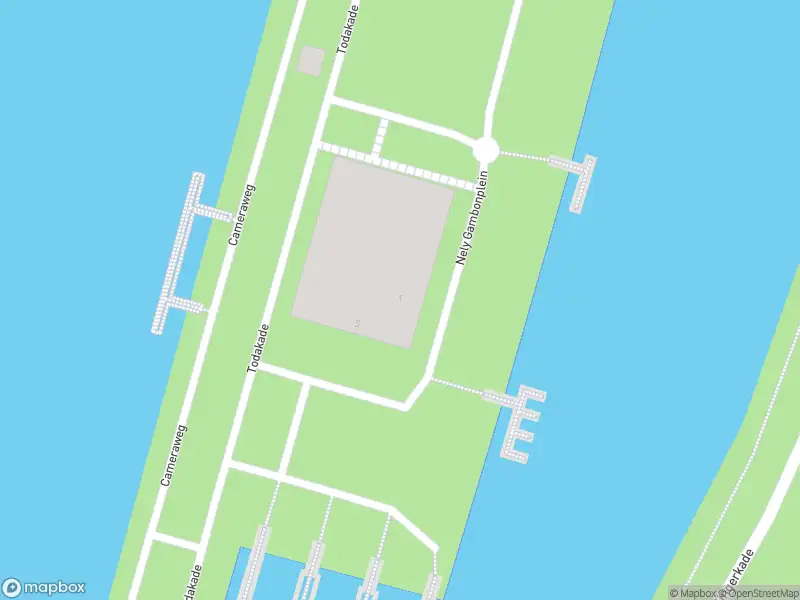 Ambulance met grote spoed naar de Nely Gambonplein in Zevenhuizen