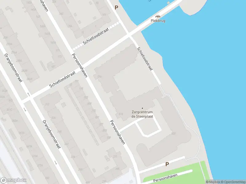 Ambulance met grote spoed naar de Persoonshaven in Rotterdam