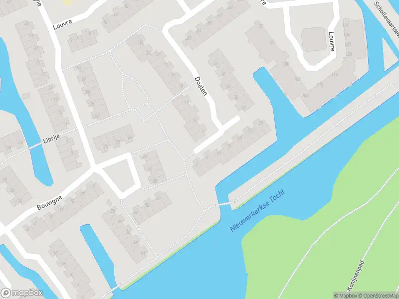 Ambulance met grote spoed naar de Doelen in Capelle aan den IJssel