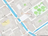 Brandweer met gepaste spoed naar de Doelenplein in Delft vanwege een liftopsluiting