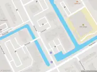 Ambulance met grote spoed naar de Kerklaan in Capelle aan den IJssel