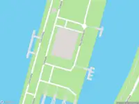 Ambulance met grote spoed naar de Nely Gambonplein in Zevenhuizen