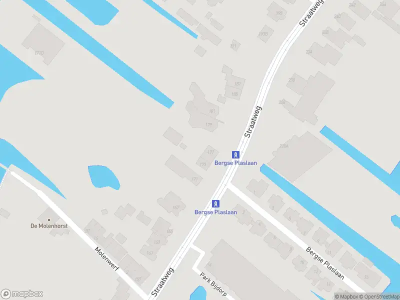Ambulance met gepaste spoed naar de Straatweg in Rotterdam