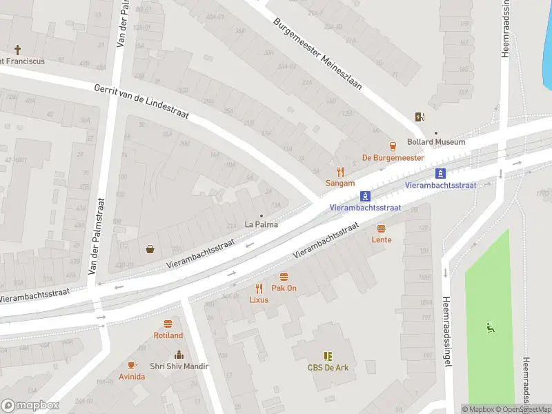 Ambulance met grote spoed naar de Vierambachtsstraat in Rotterdam