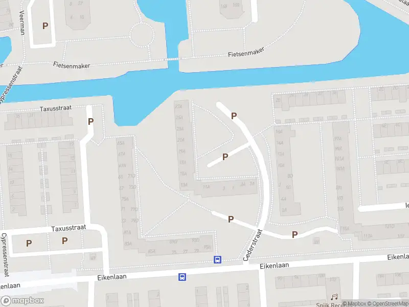 Ambulance met gepaste spoed naar de Cederstraat in Spijkenisse