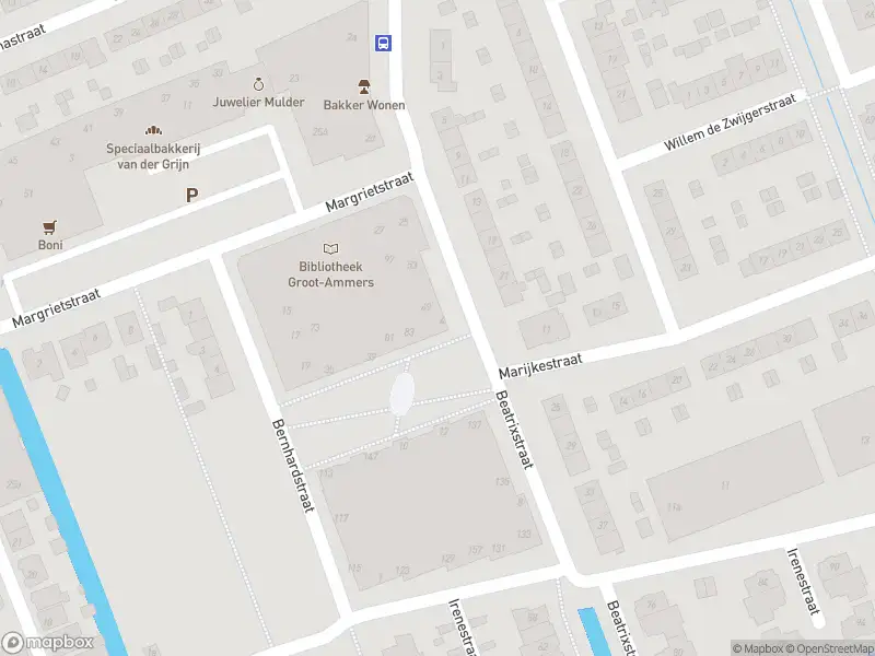 Ambulance met grote spoed naar de Marijkestraat in Groot-Ammers