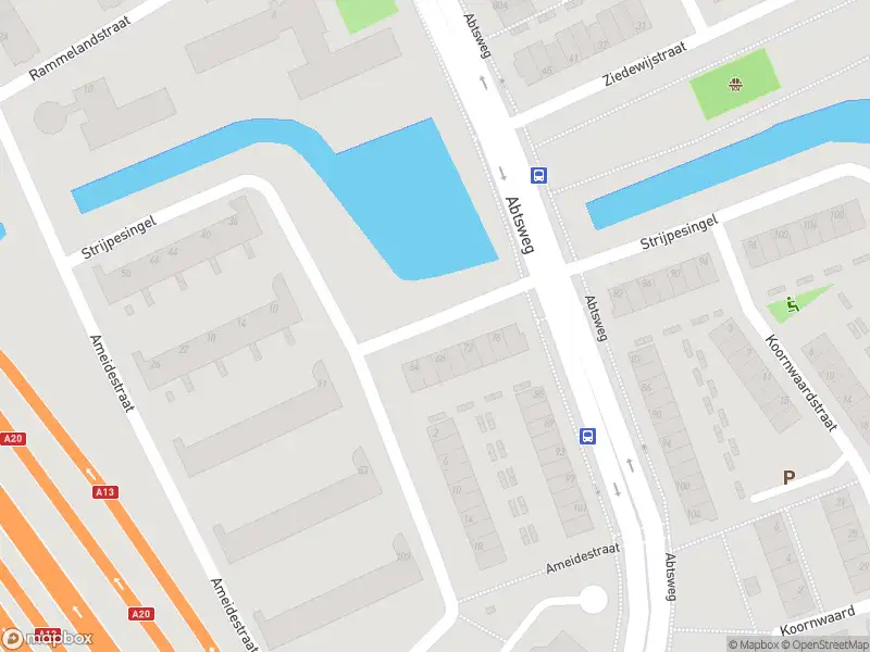 Ambulance met grote spoed naar de Strijpesingel in Rotterdam