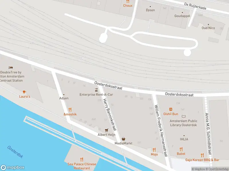 Traumahelikopter naar de Oosterdoksstraat in Amsterdam