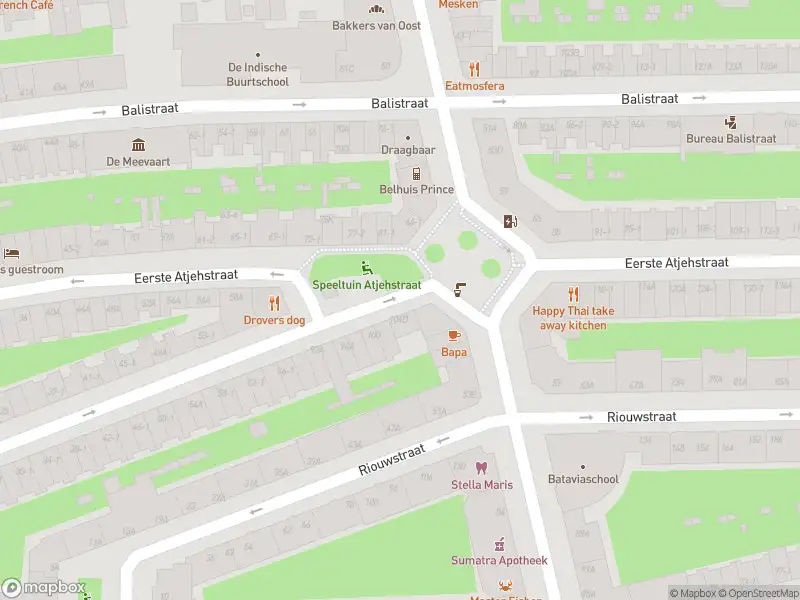 Ambulance met grote spoed naar de Riouwstraat in Amsterdam