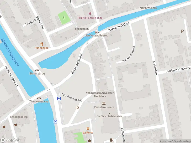 Ambulance met gepaste spoed naar de Klein Amerika in Gouda