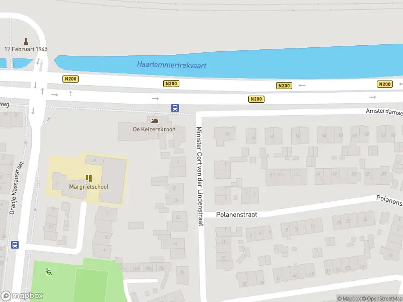 Ambulance met grote spoed naar de Minister Cort van der Lindenstraat in Halfweg