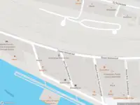 Ambulance met grote spoed naar de Oosterdoksstraat in Amsterdam