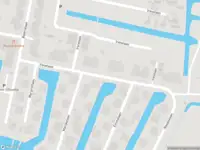 Ambulance met grote spoed naar de Irenelaan in Kaag