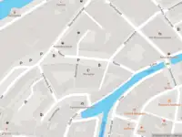 Ambulance met grote spoed naar de Raam in Schiedam