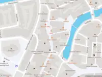 Ambulance met gepaste spoed naar de Voorstraat in Spijkenisse