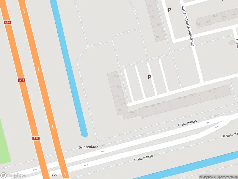 Ambulance met grote spoed naar de Edmond Hellenraadstraat in Rotterdam
