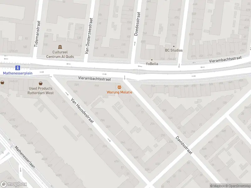 Ambulance met grote spoed naar de Davidsstraat in Rotterdam